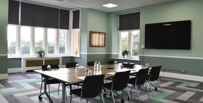 meeting room at easthampstead park in wokingham