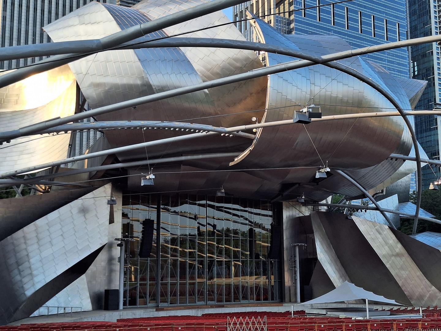 Metallic structure of the Jay Pritzker Pavilion in Millennium Park near Warwick Allerton Chicago