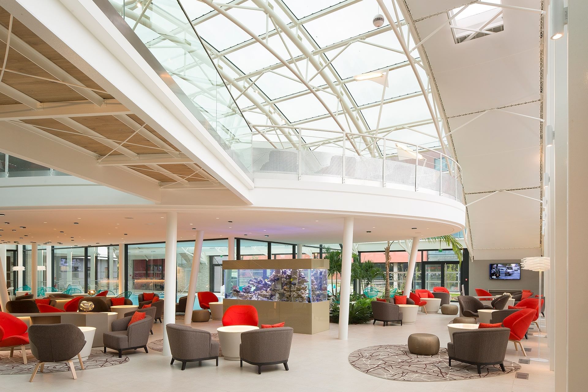 Intérieur d'un salon du hall à l'Oceania Paris Roissy CDG