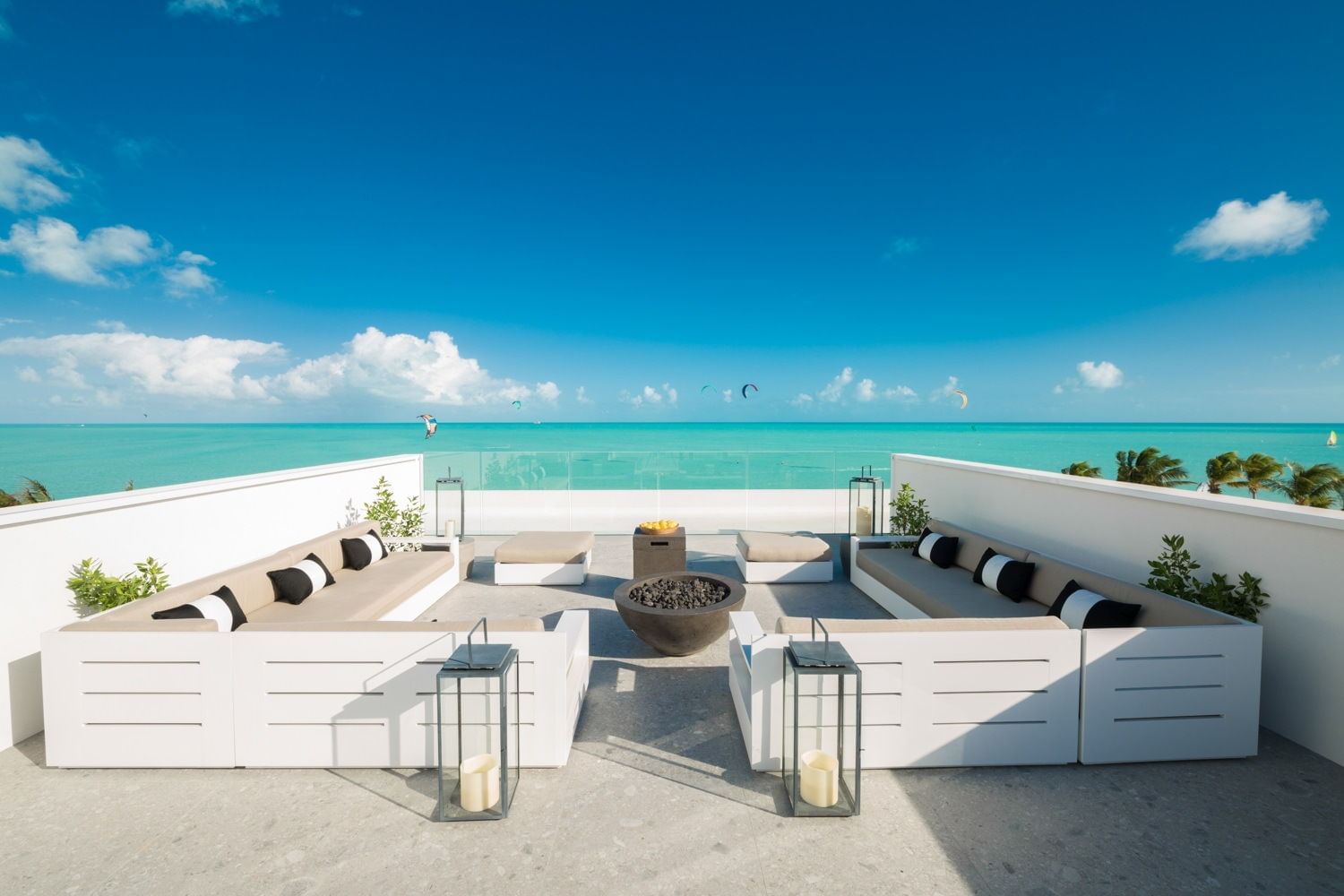Lounge with firepit on the terrace at H2O Life Style Resort