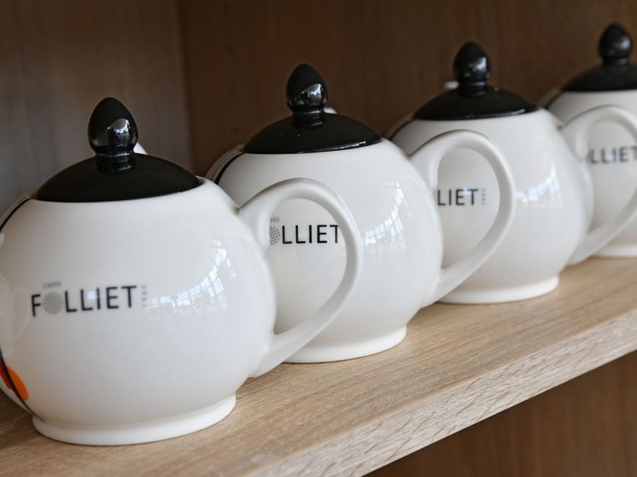 Ceramic kitchen containers in Hotel Aurillac Airport
