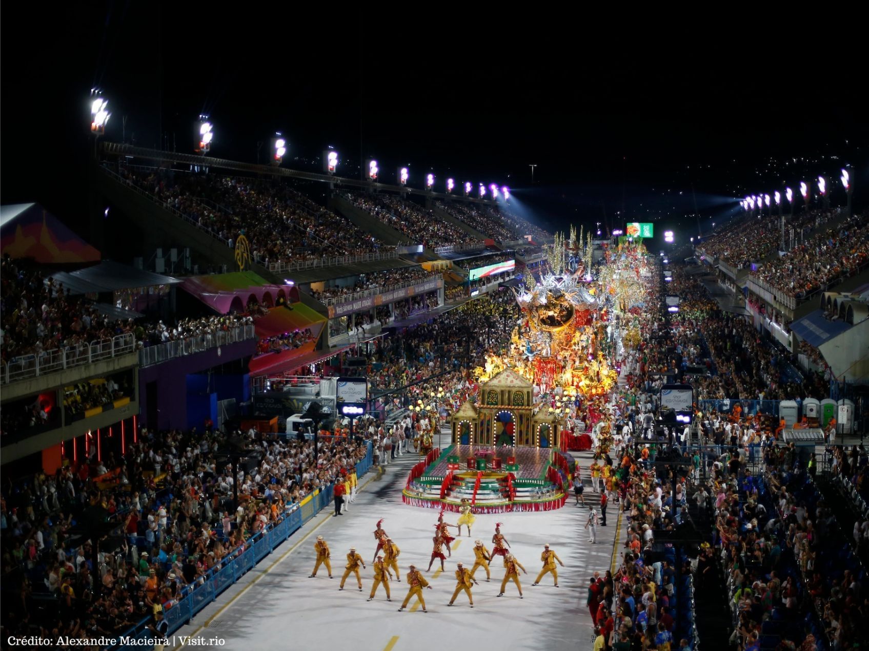 An indoor carnival happening near Sol Ipanema Hotel