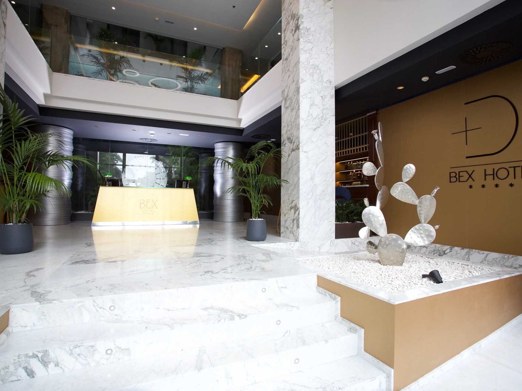 recepción en hotel Design Plus Bex