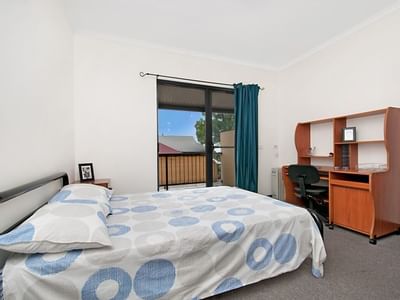 Student Living – Magill_Bedroom with study desk and wardrobe