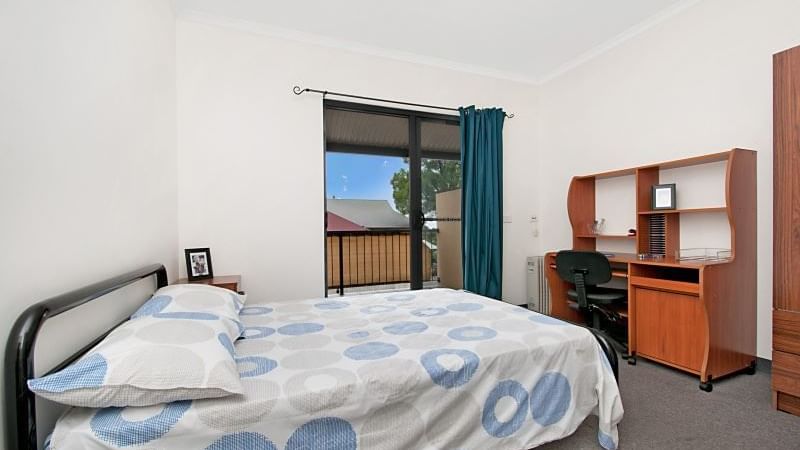 Student Living – Magill_Bedroom with study desk and wardrobe