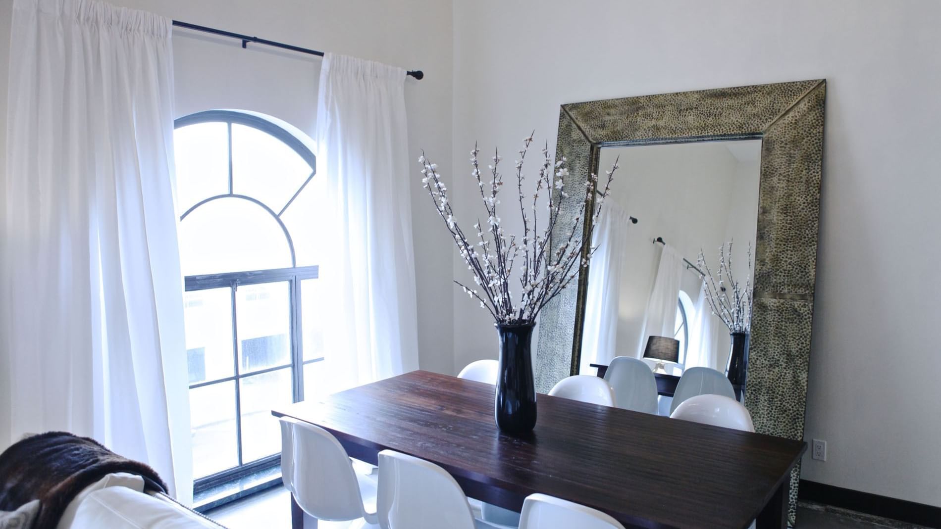Dining area in Penthouse Unit T Two Story at The Mayo Hotel