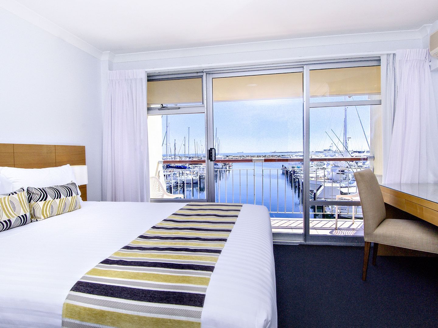Bedroom with one bed in 2 Bedroom Ocean Sunset apartment at Be Fremantle