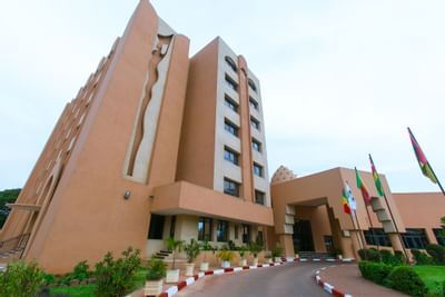Vue de face de l'hôtel Azalaï Bamako