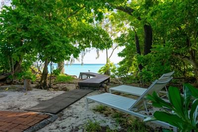Deck from the Beach House to the sea at Heron Island Resort