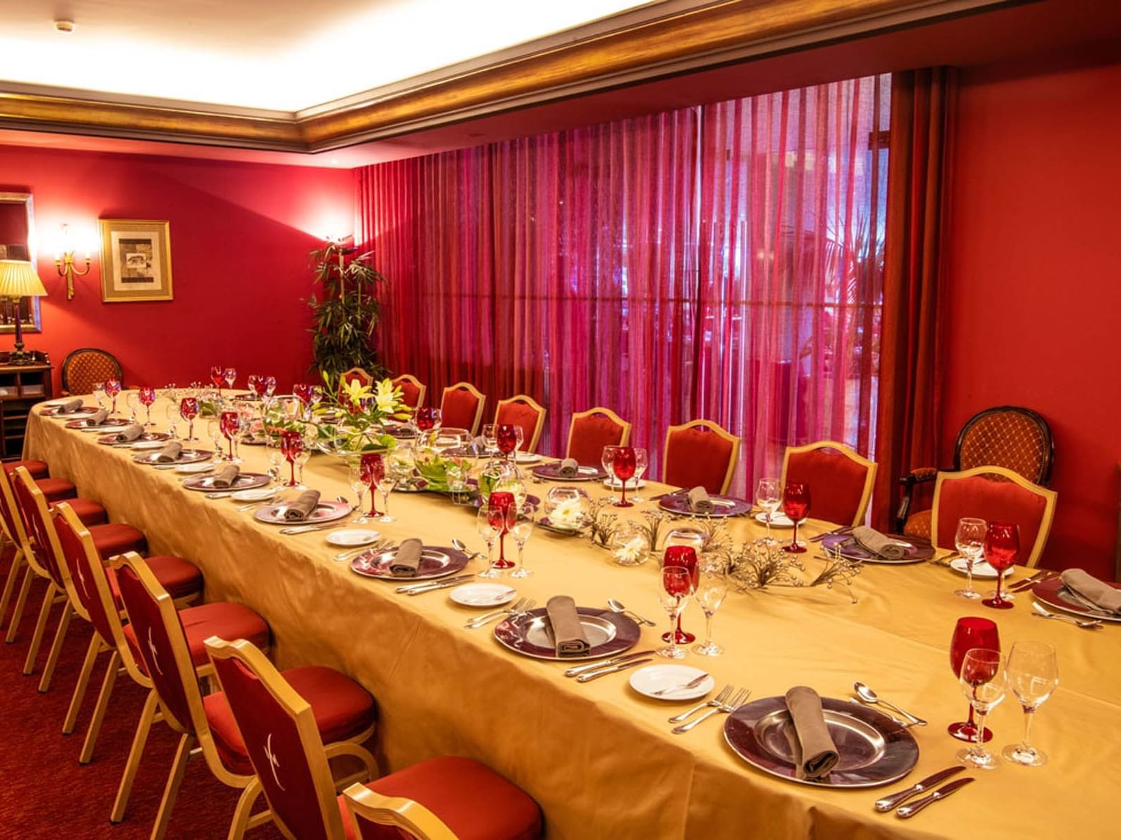 Perfectly arranged Estoril Dining Room at Hotel Cascais Miragem