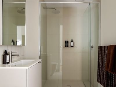 Photo of a simple bathroom (shower, toilet, sink) in an apartment at Swift Walk.