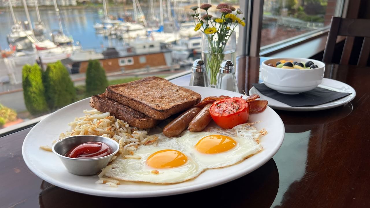 Breakfast at the Blue Crab