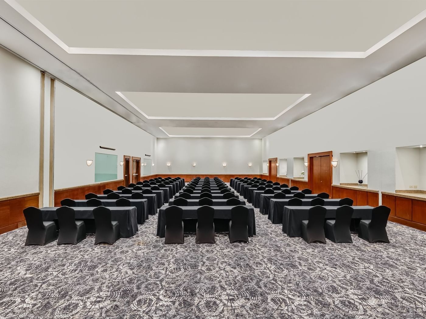 Classroom set-up in Gran Península with carpeted floors at Fiesta Americana