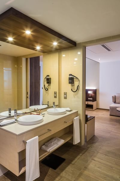 Double sink bathroom