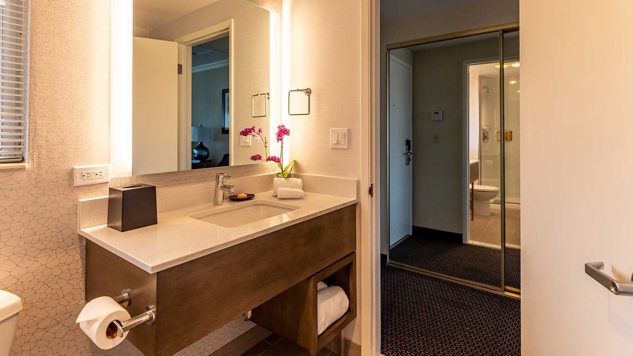 Coast Premium Two Queens with Harbor View - Bathroom