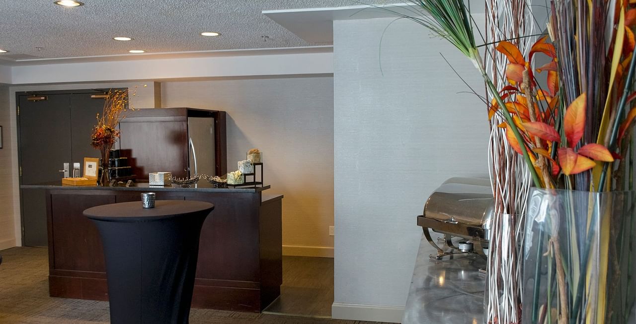 Coast Edmonton Plaza Hotel by APA meeting room