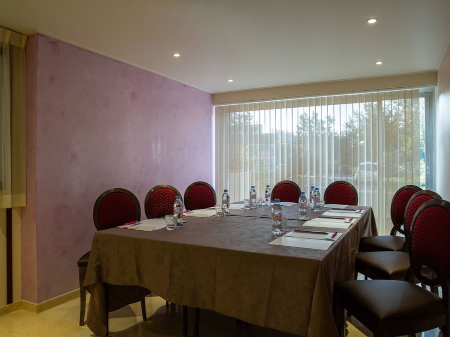 Interior of a Meeting room at Hotel Les Trios Roses