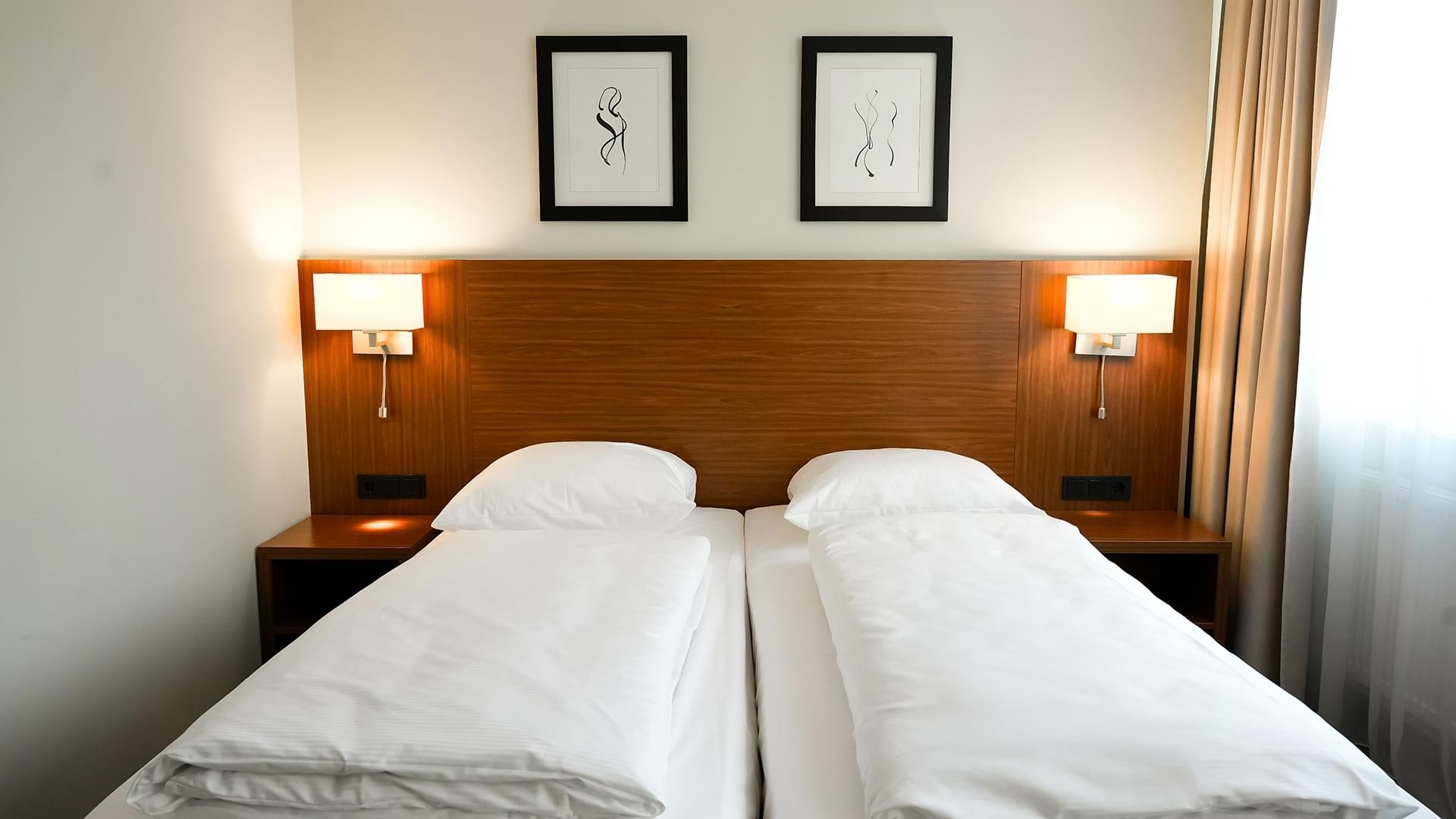 Comfortable and Spacious Twin Room at Sylter Hof Berlin