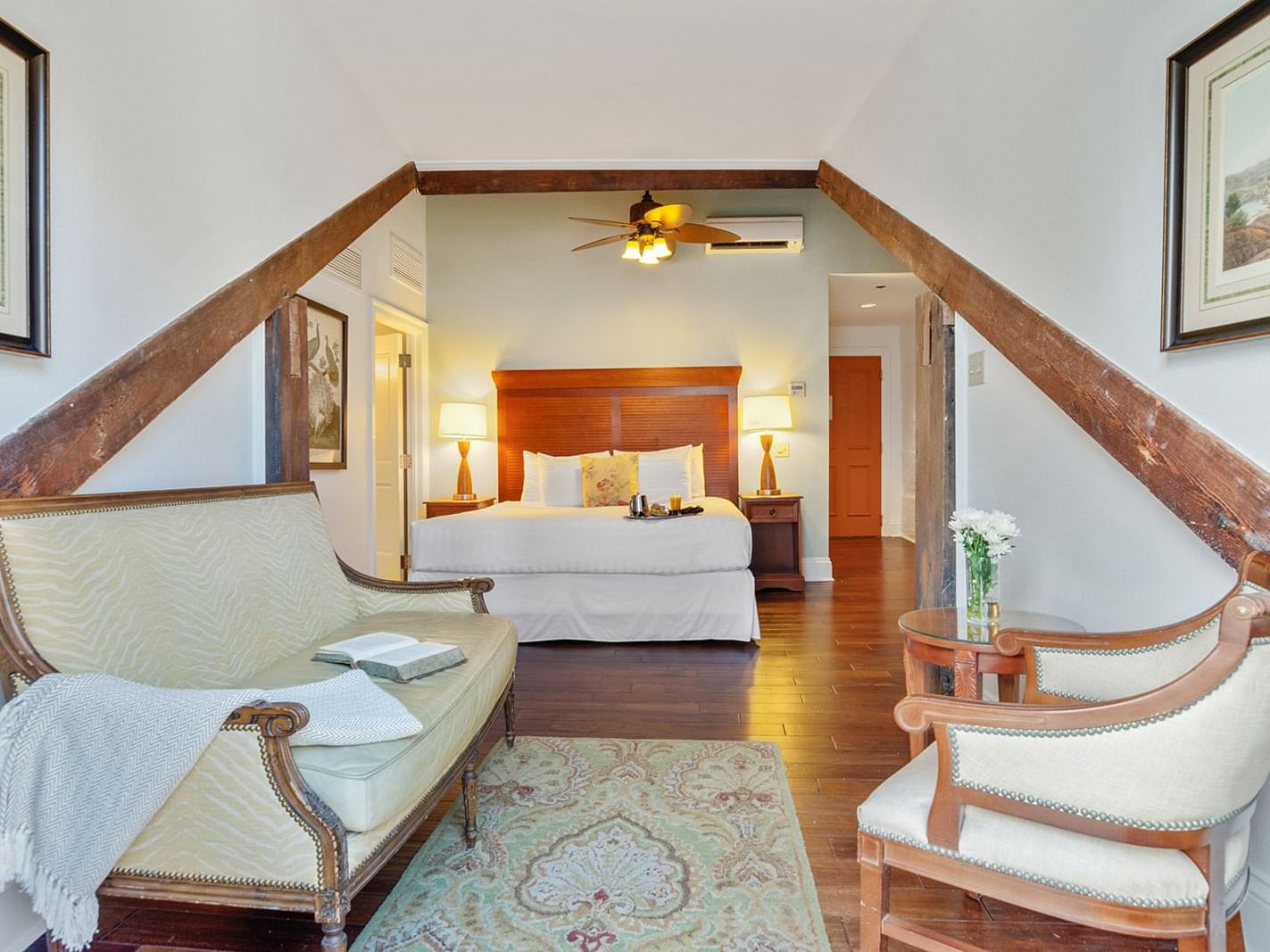 Living area in Deluxe King Bed Room at St. James Hotel