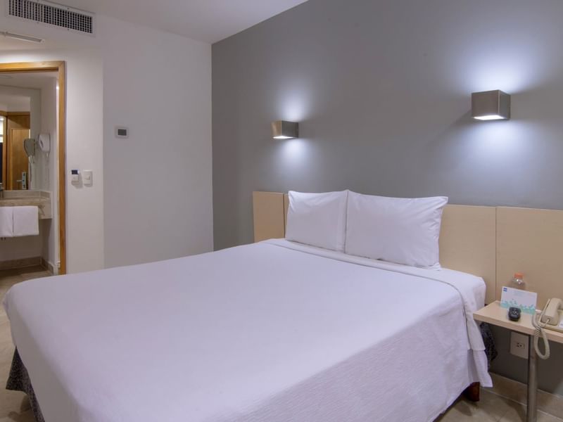 Cama King en Habitación Superior en Fiesta Americana Travelty