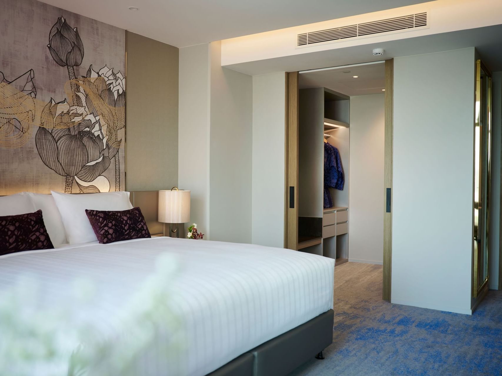 Large Bed, Executive Two Bedroom Suite, Chatrium Grand Bangkok