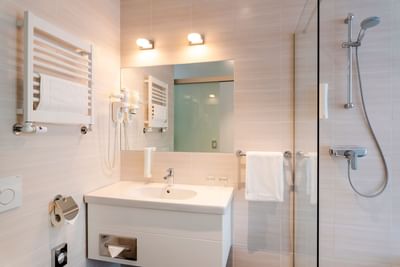 Interior of the bathroom of Executive suite at Metropol Hotel