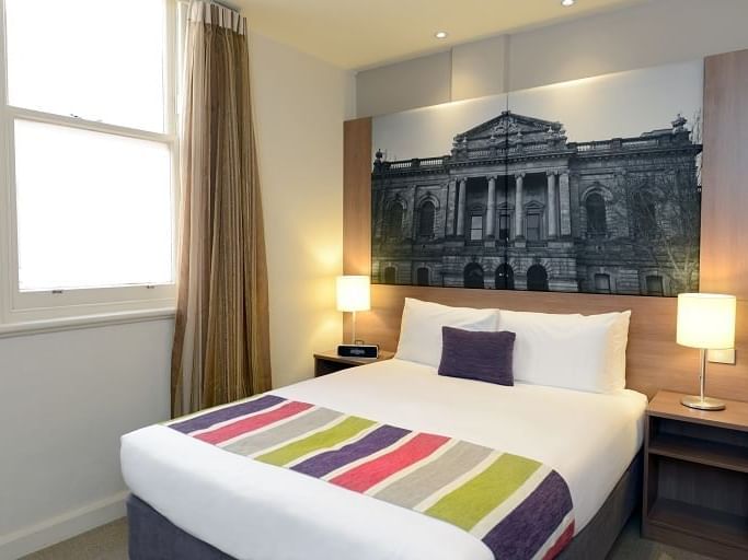 Standard Room with a Queen bed at Grosvenor Hotel