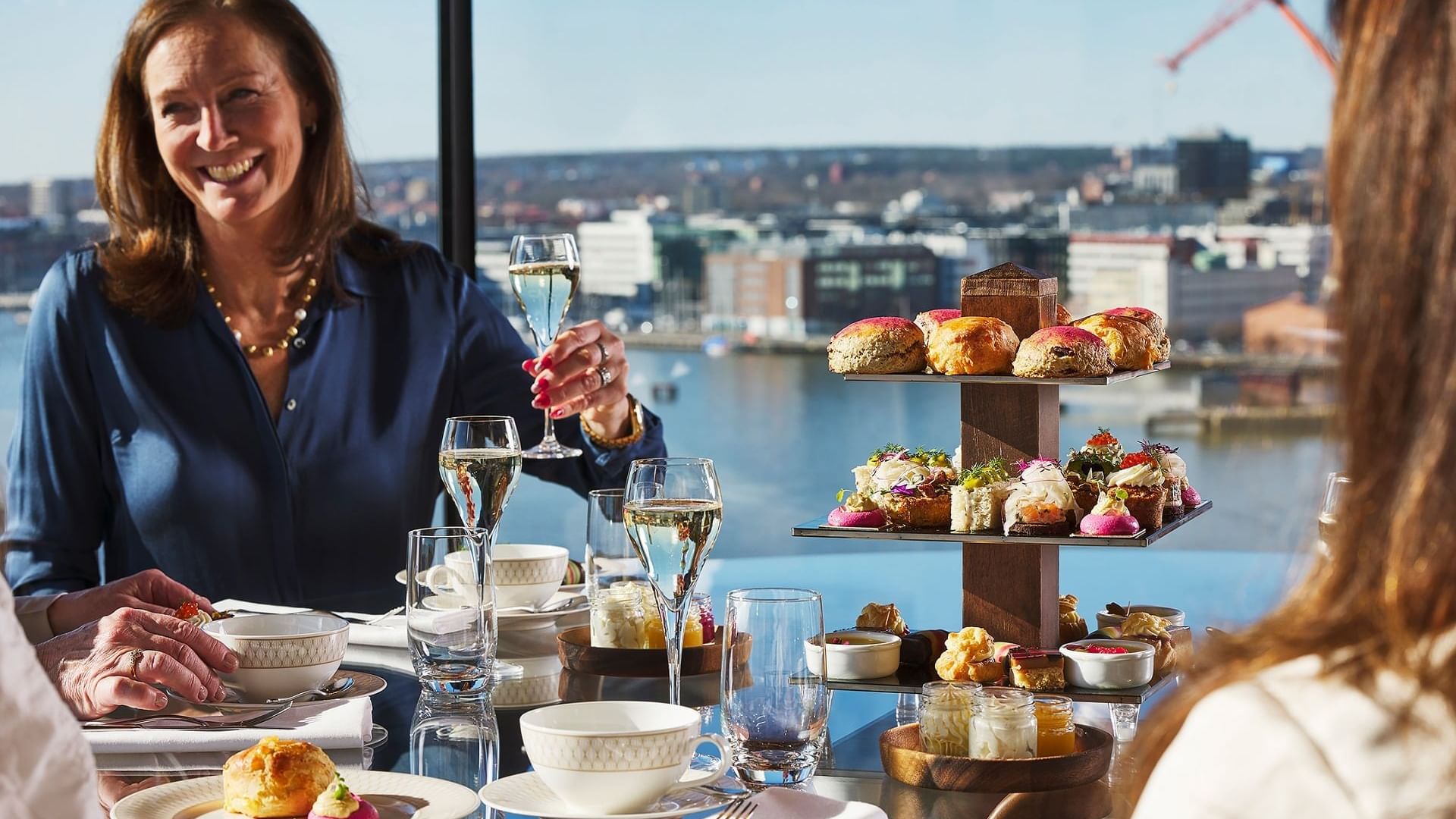 Afternoon Tea in View Skybar & Restaurant, Hotel Riverton