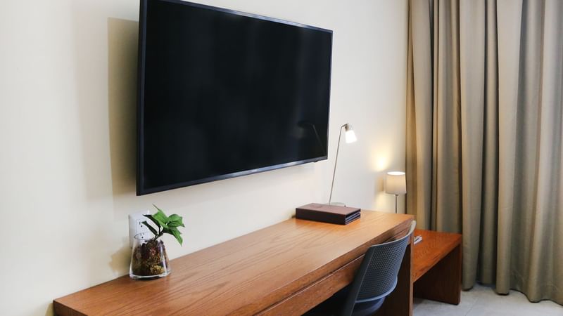 Close-up of the working area of a room at Gamma Mazatlán