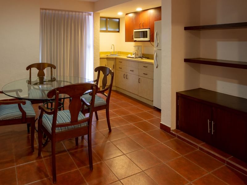 Kitchen & dining area in Presidential Suite at Gamma Hotels