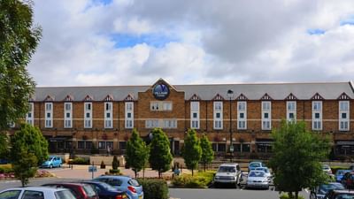 Exterior front view of Village Hotel Birmingham Dudley