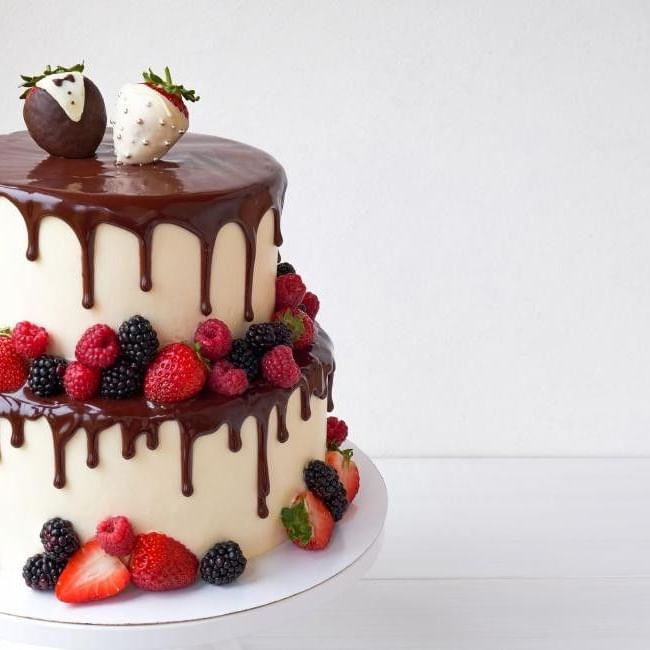 Image of a wedding cake featuring our article on 