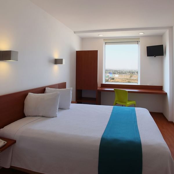Superior One Queen Room with a Working Area at One Hotels
