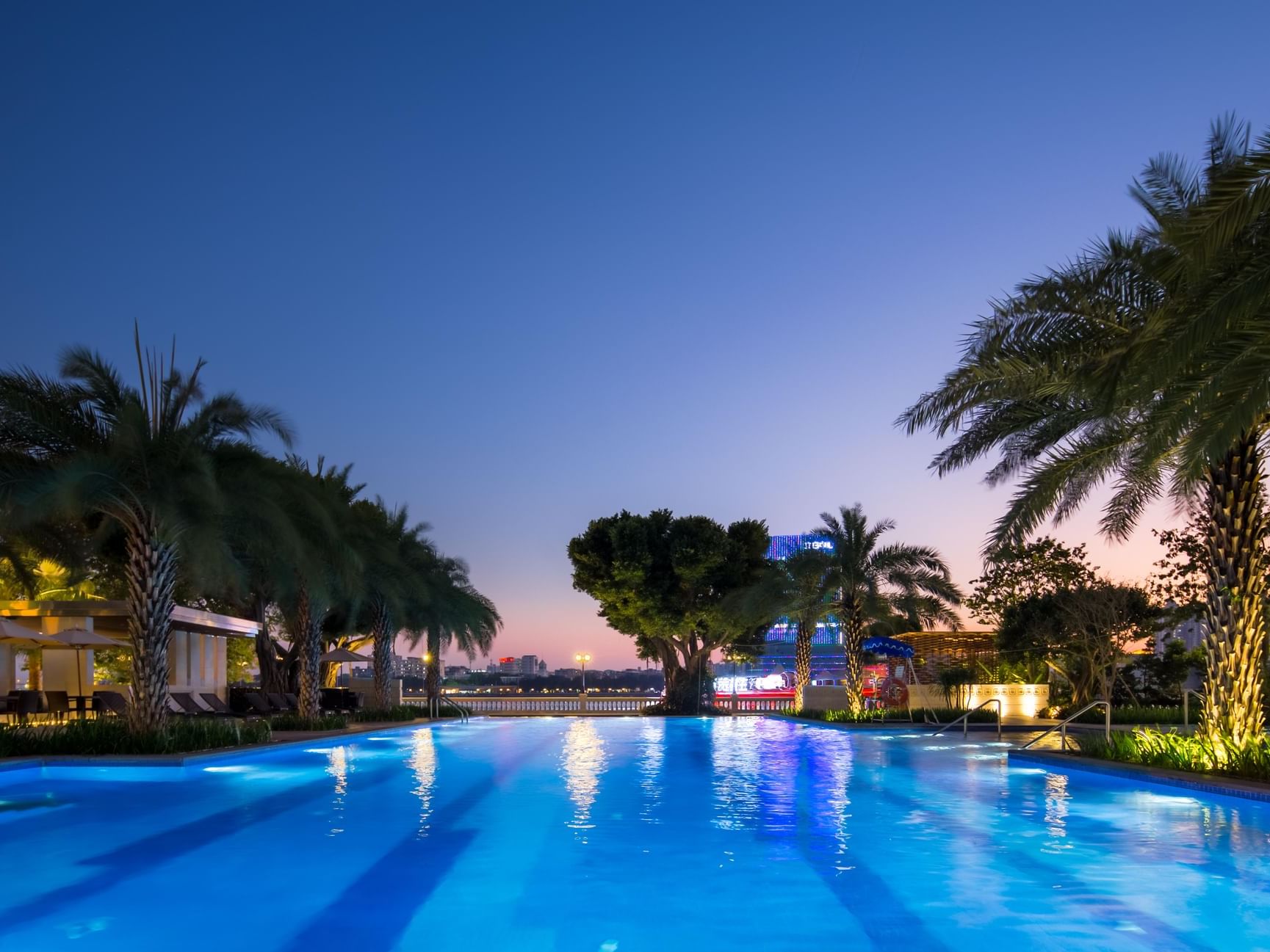 View of the hotel Swimming pool at White Swan hotel