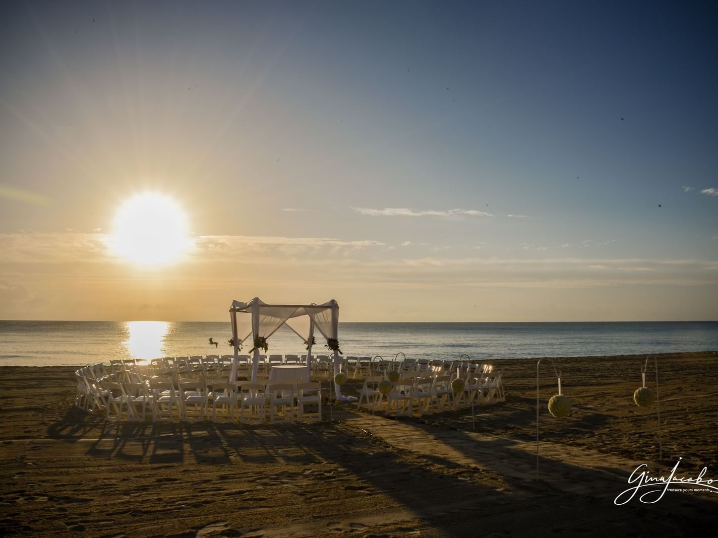 Outdoor wedding arrangements with the ocean view, La Colección