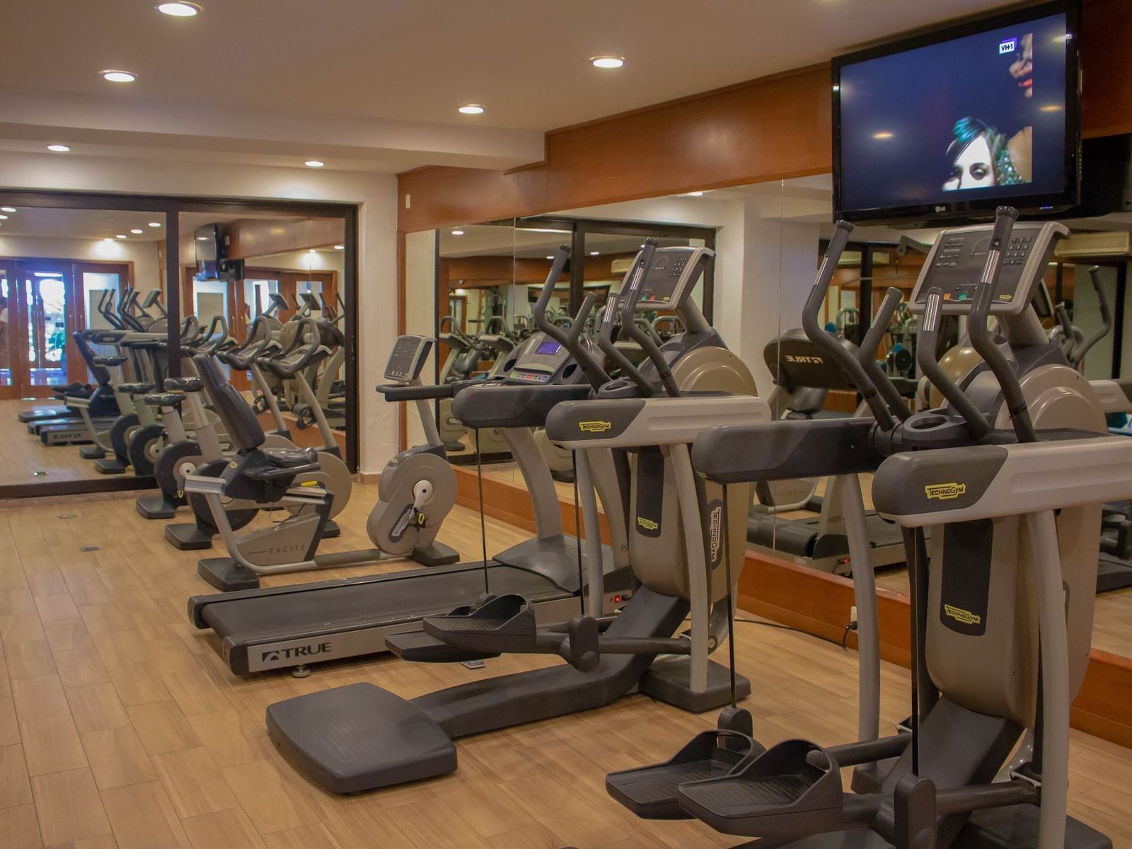 Gym - Plaza Pelicanos Grand Beach Resort