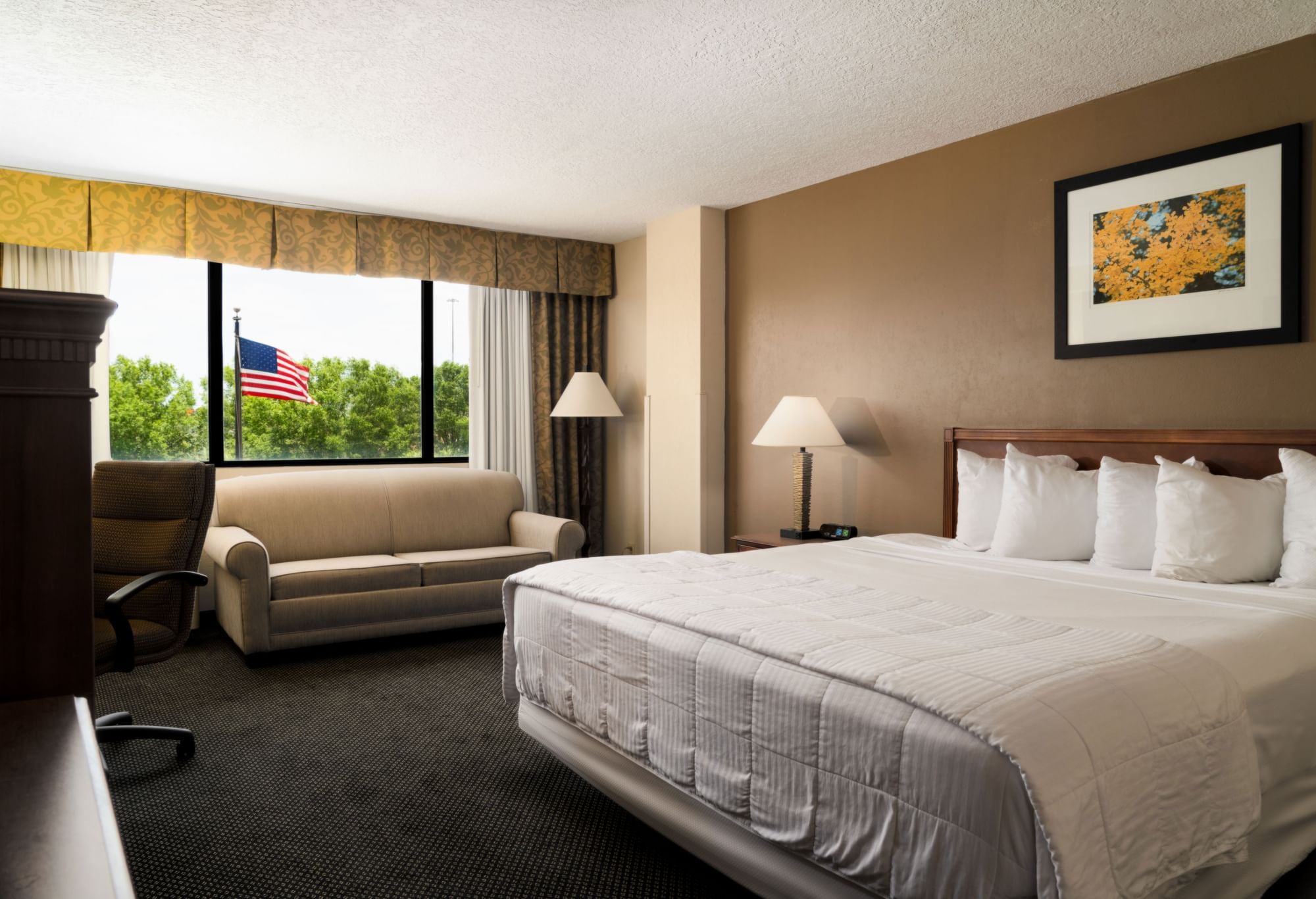 Hotels in Beaumont Texas MCM Elegante Hotel Beaumont