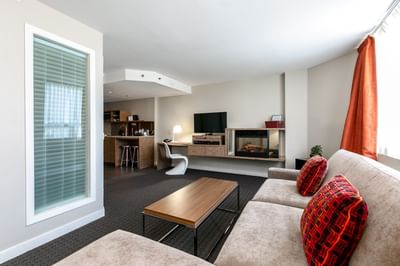 Lounge of One Bedroom Premium Village View Suite, Adara Hotel
