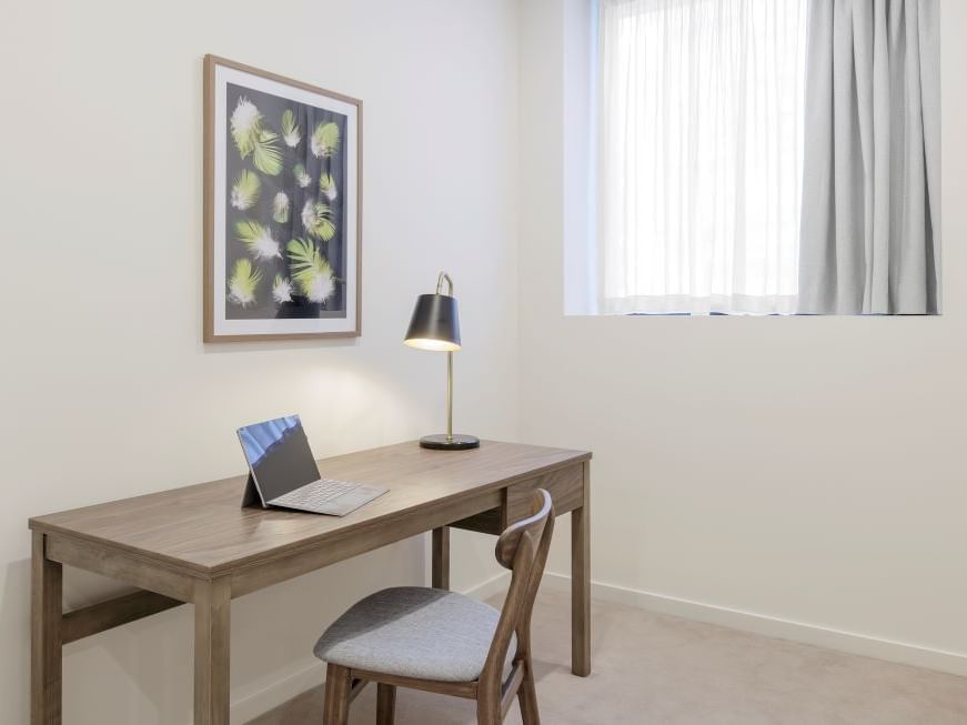 Brady Hotels Hardware Lane - 1 bedroom study - study
