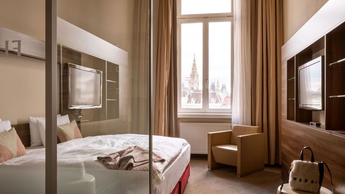 flemings-selection-hotel-wien-city-room-superior-plus-city-view-01