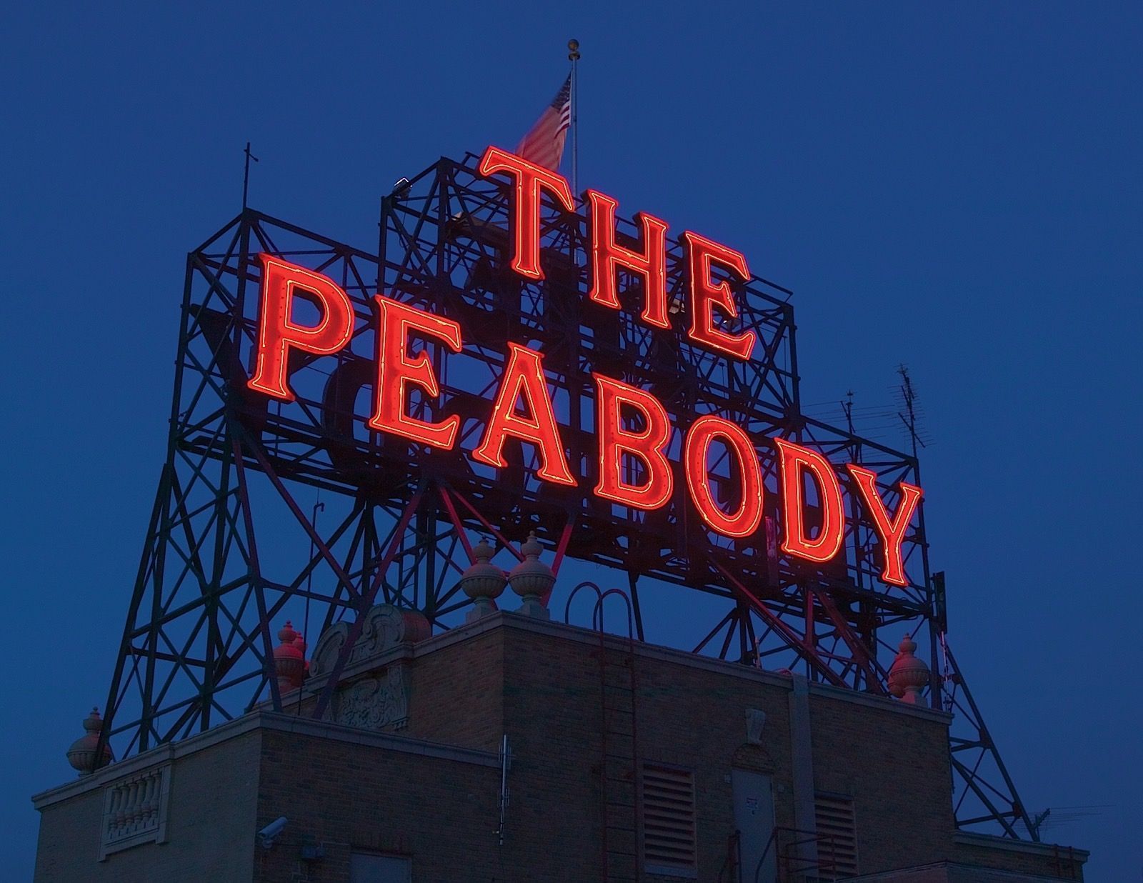 The Peabody Memphis exterior sign at The Peabody Memphis