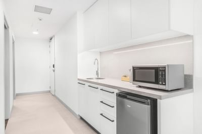 Kitchenette | Essence Apartments & Suites