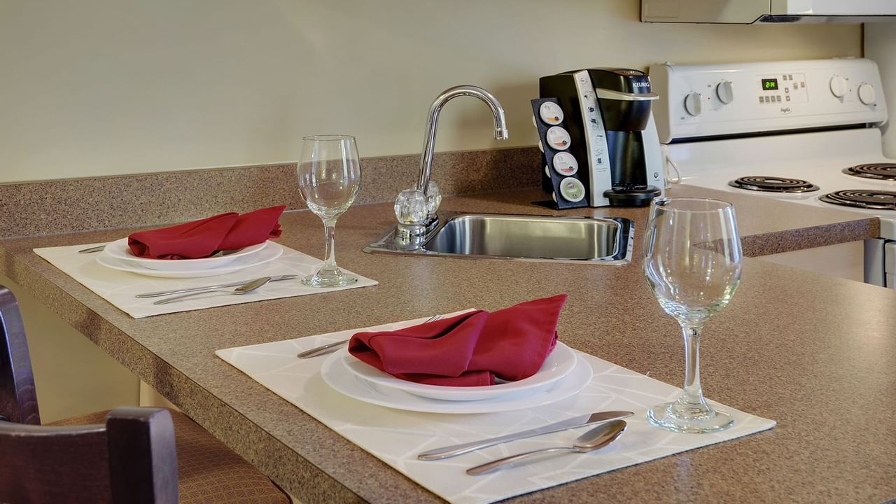 Grimshaw hotel accommodations with full kitchen