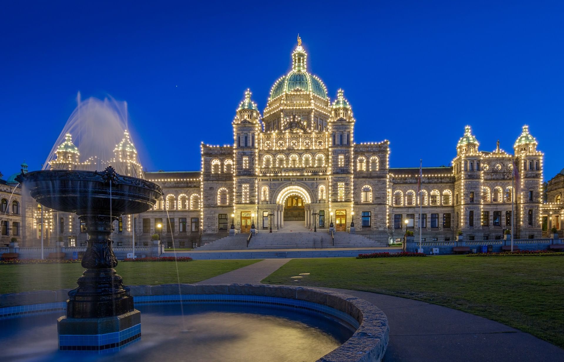 British Columbia Parliament Buildings | Coast Victoria Hotel & Marina ...