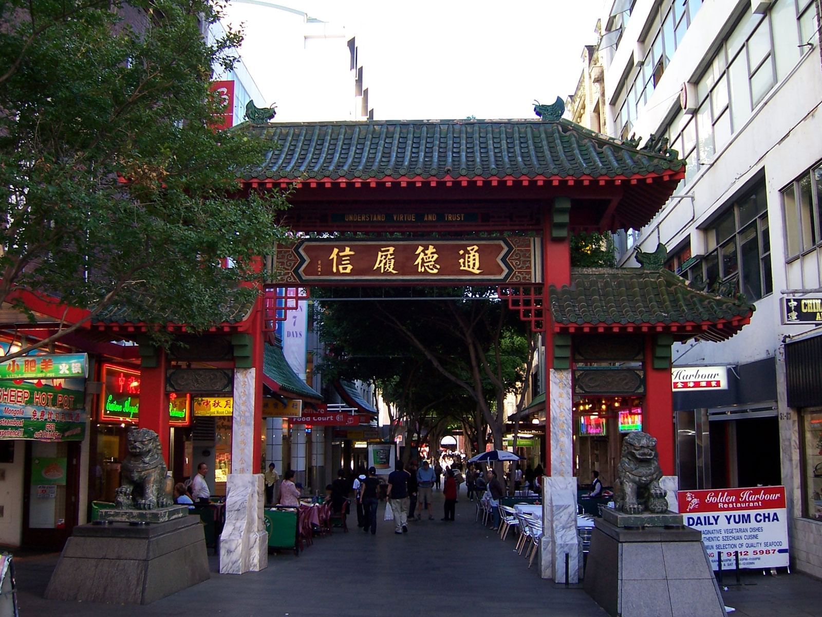 Exterior view of a Restaurant in Chinatown near Nesuto Hotels