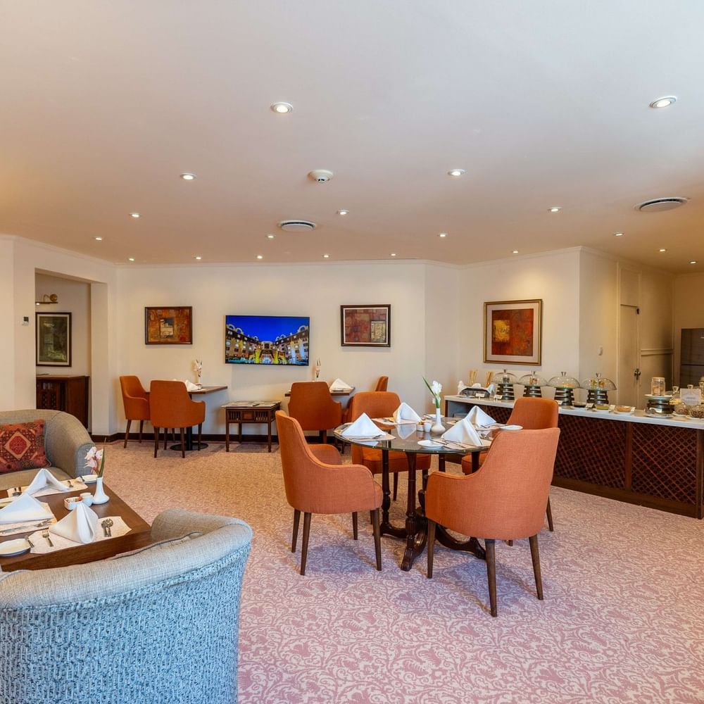 Premier Floor Lounge