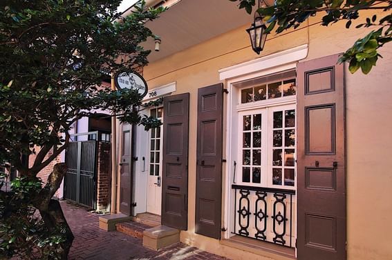 Exterior view of French Quarter Guesthouse