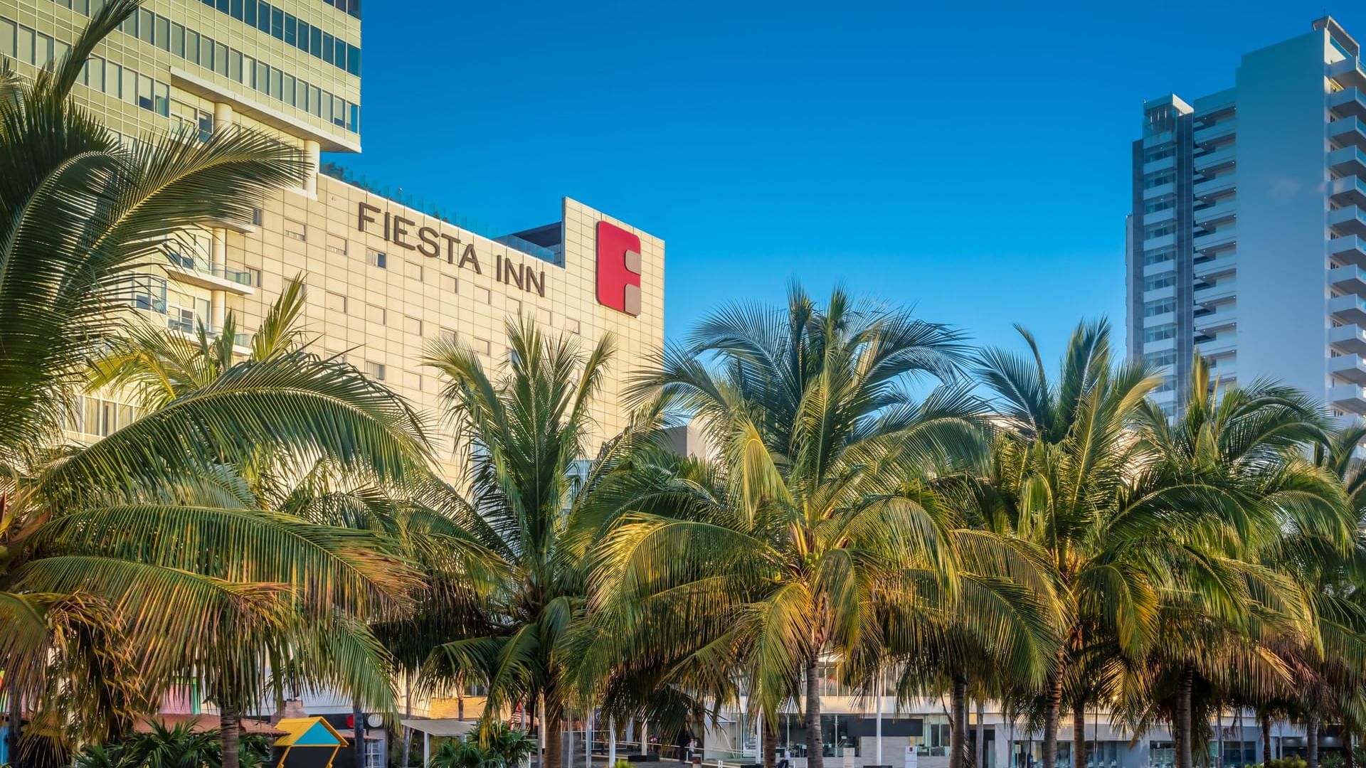Hoteles cerca de Amerimed Hospital: Atención de primer nivel 
