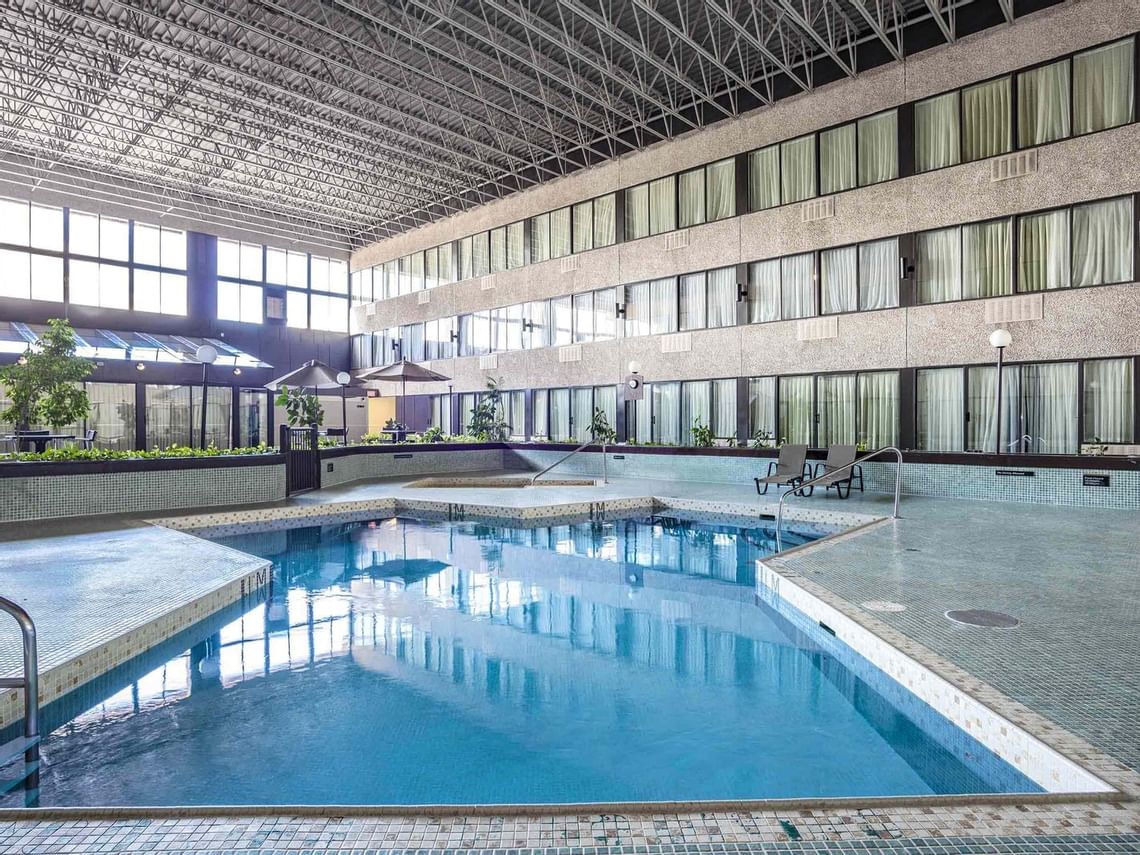 Indoor Pool Sandman Hotel Penticton