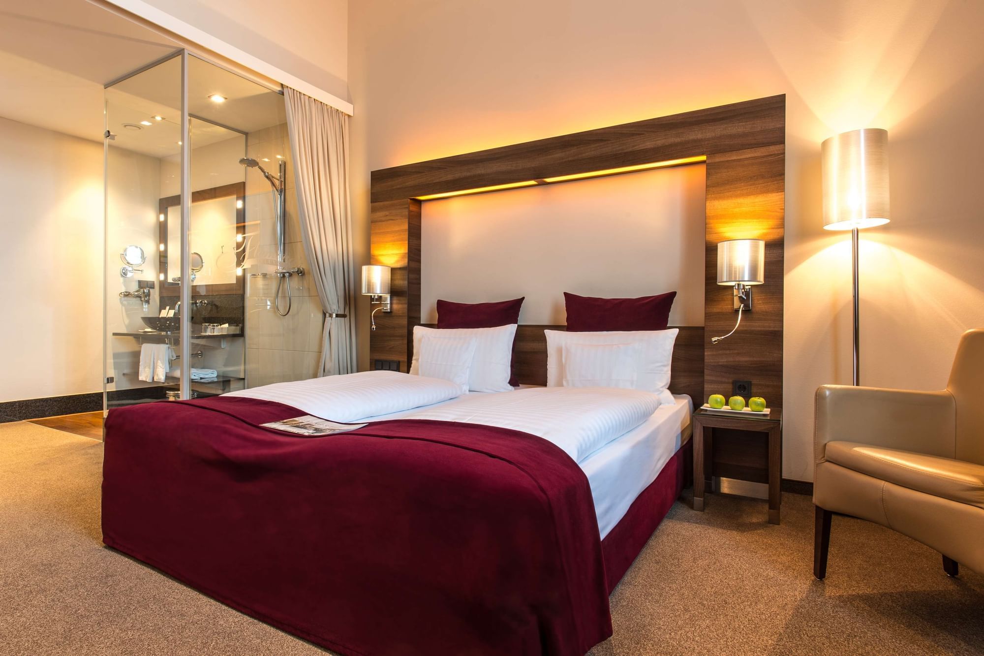 Superior room with double bed at Flemings Selection Hotel